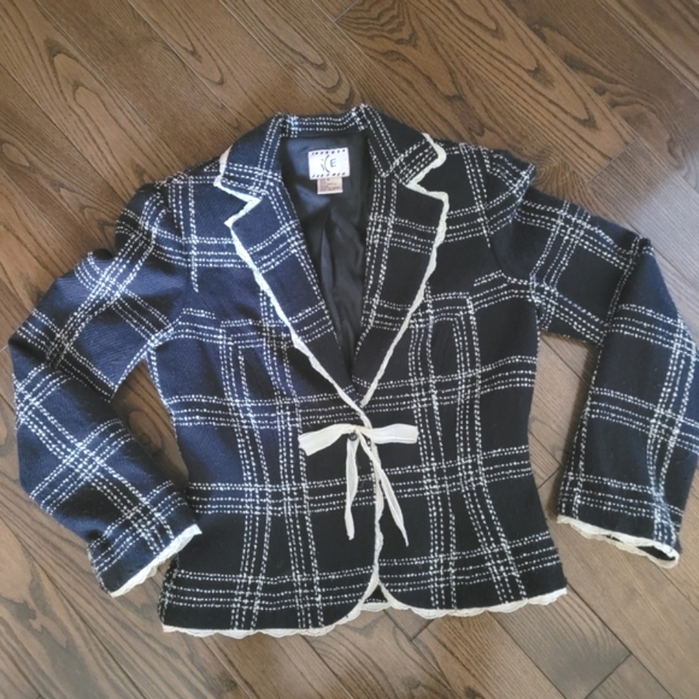 Blazer,wool,lace trim,great preloved cond.,nice to wear in the Fall at office. - Picture 1 of 9